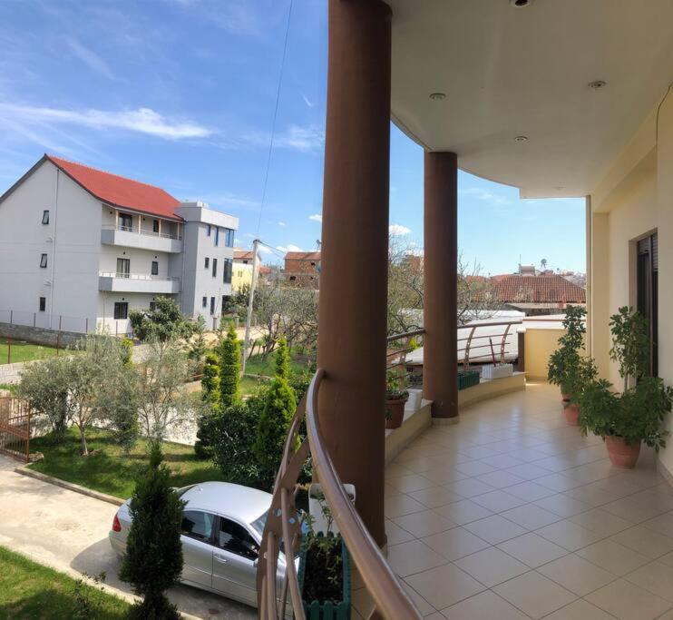 Villa Uklala Kamez Esterno foto