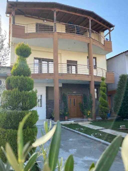 Villa Uklala Kamez Esterno foto